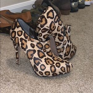 Ria Haircalf Platform Booties !Nude Leopard size 7